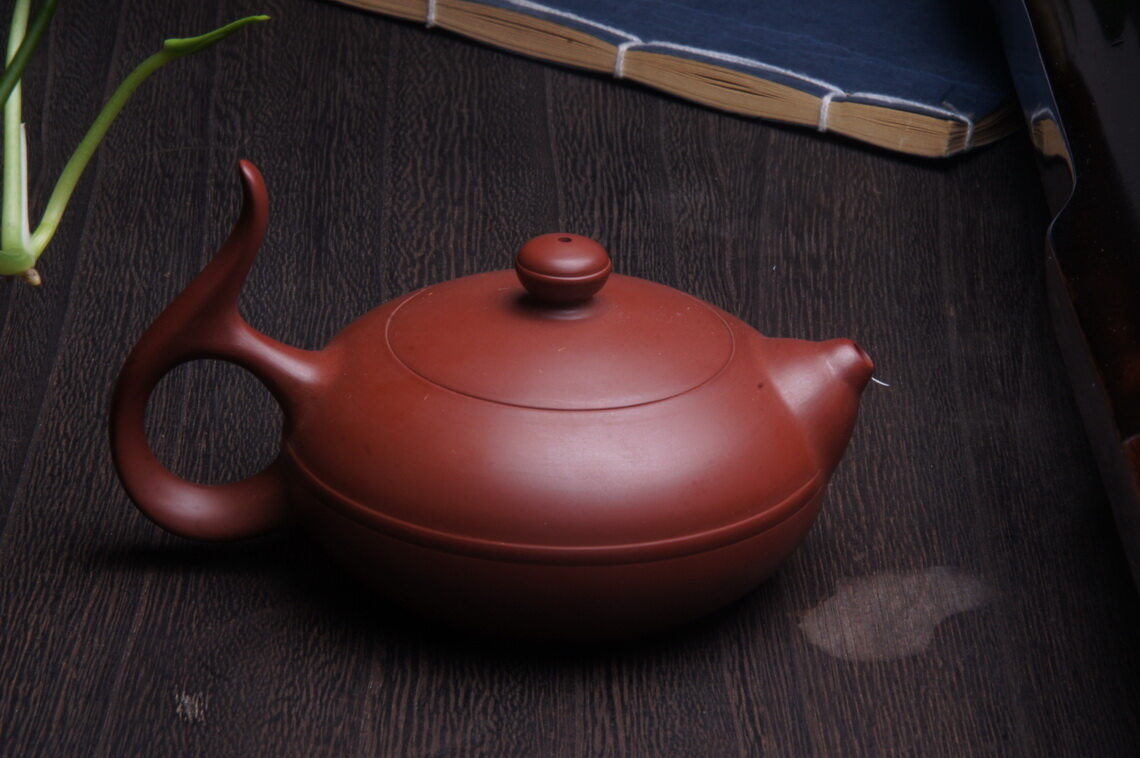 章燕城手拉壶《一帆风顺》