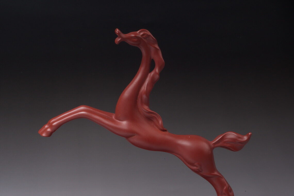 章燕城手拉壶作品《马到成功》